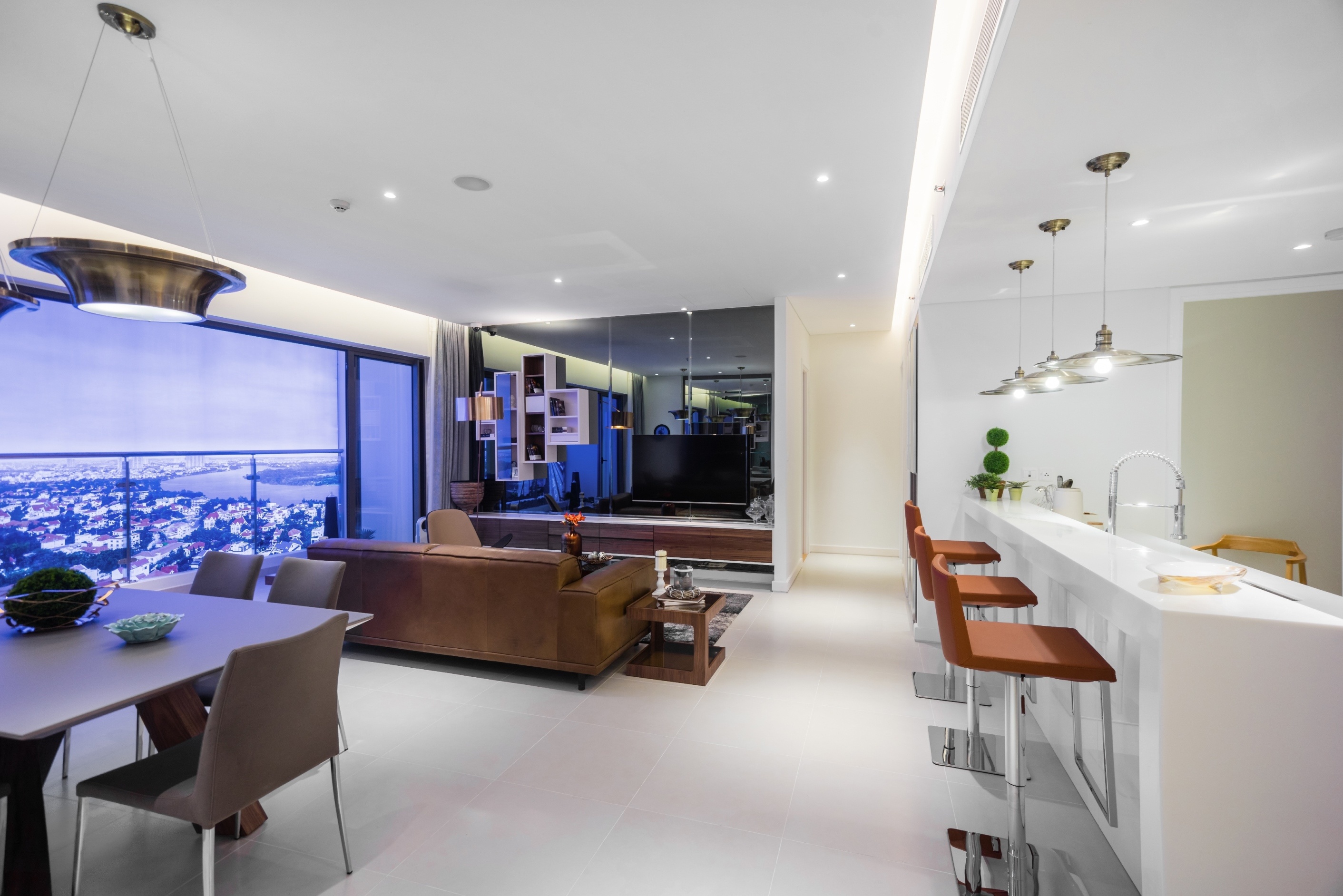 Anh đánh giá cao thiết kế tinh tế và sang trọng của nội thất trong dự án Gateway Thảo Điền.