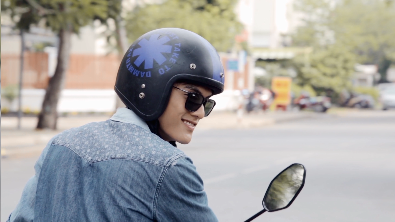 Lâm Vinh Hải vào vai một chàng trai thân thiện, nhiệt tình và phong cách.