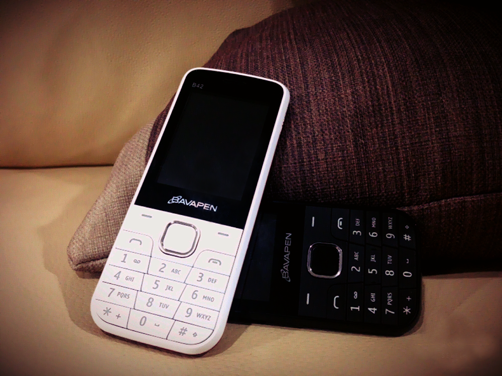 Bavapen B42 - dien thoai pho thong kiem sac du phong gia tot hinh anh