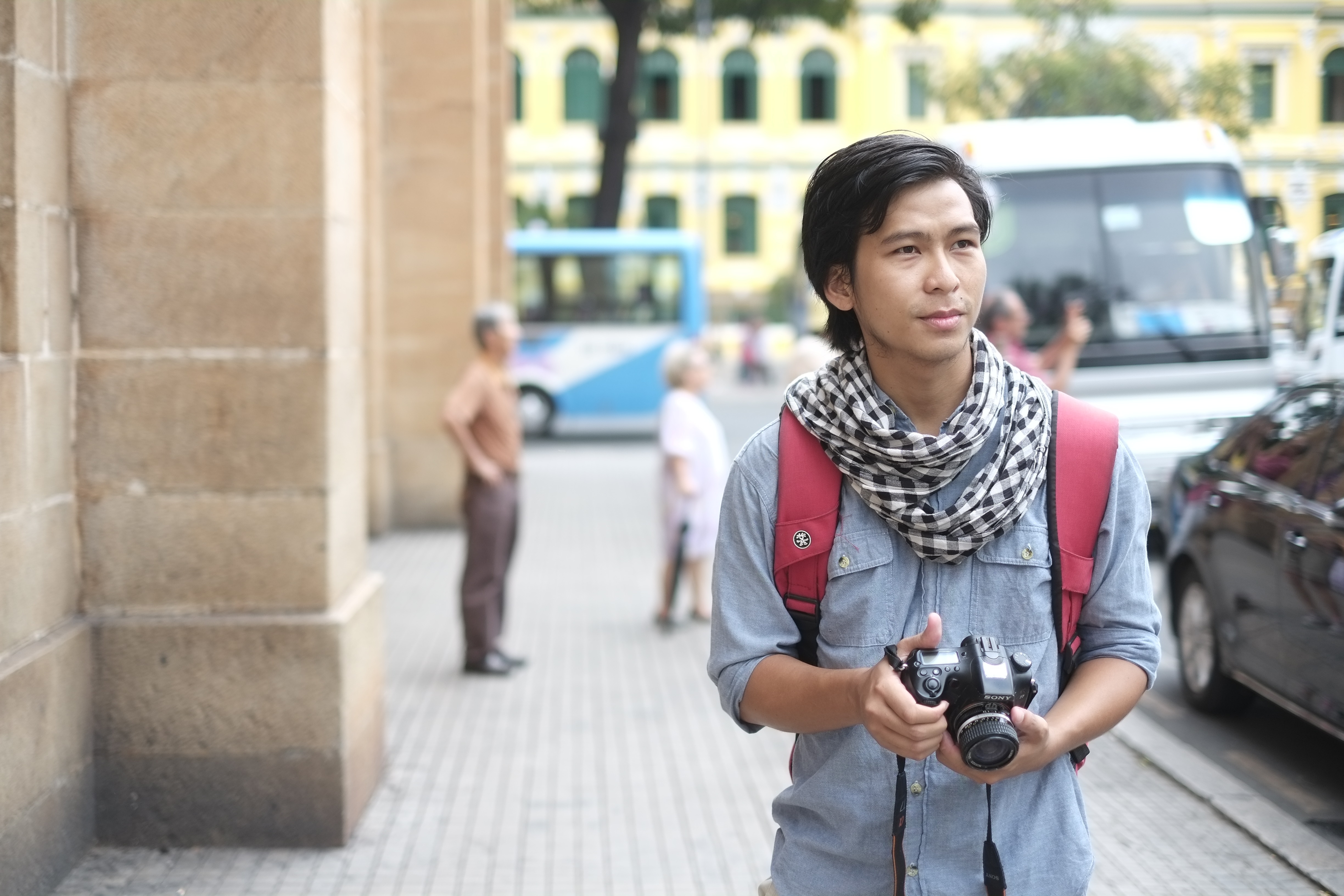 Hoàng Anh Đức (nickname Painter Man) là cha đẻ của Quần Tím Đỏ và Lắm Lông Đuôi.