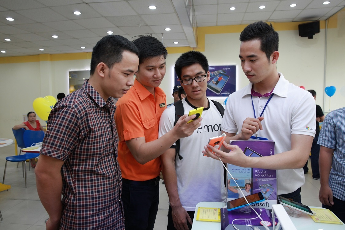 Lumia 540 là chiếc smartphone chuyên chụp ảnh selfie của Microsoft.