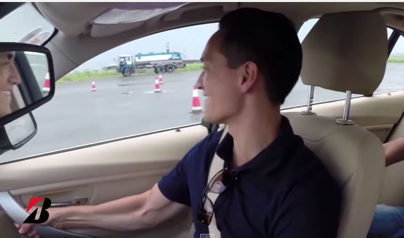 BMW van hanh em ai khi dung lop Bridgestone TURANZA GR-100 hinh anh