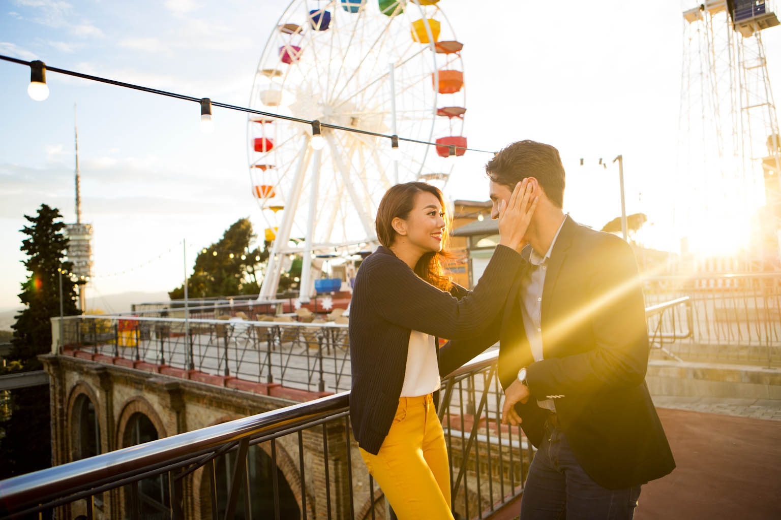 Fan rất muốn xem trọn vẹn mối tình lãng mạn giữa Thanh Hằng và chàng trai Paris.