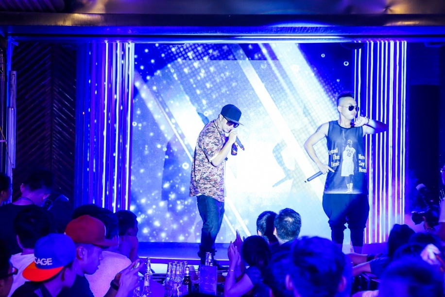 Nhóm PBNation với 2 thành viên là Hà Lê và Phúc Bồ mang đến cho đêm sự kiện một không gian hiphop mạnh mẽ, cá tính bằng các ca khúc Tăng ga, Chinh phục đỉnh cao Uptown funk.