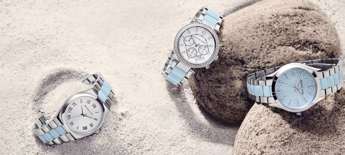 Đặc biệt, nhân dịp đầu hè, cửa hàng LikeWatch giảm giá lên đến 30% cho các thương hiệu đồng hồ như Michael Kors, Marc Jacobs, Longines, Burberry..., mang đến cơ hội lý tưởng để sở hữu phụ kiện hàng hiệu cho các tín đồ thời trang.