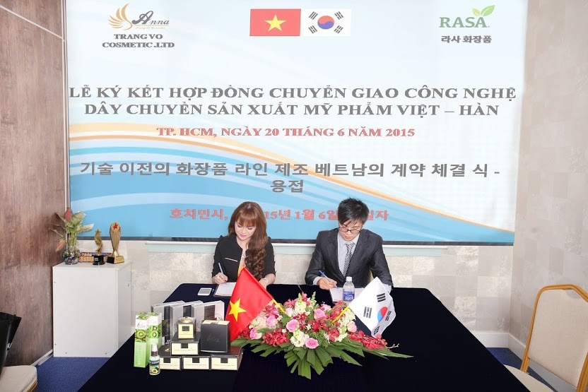 My pham Trang Vo hop tac voi doi tac Han Quoc hinh anh