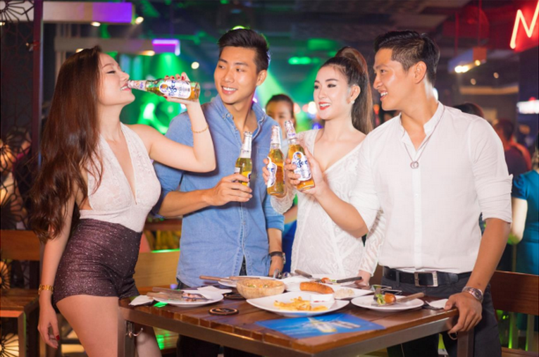 Beer club là một trong những “bãi đáp” yêu thích cho những bữa tiệc tại Sài thành.