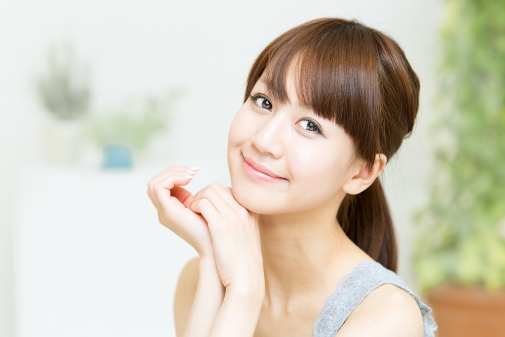Đắp mặt nạ có thành phần dầu gạo giúp da căng mịn, tràn đầy sức sống.