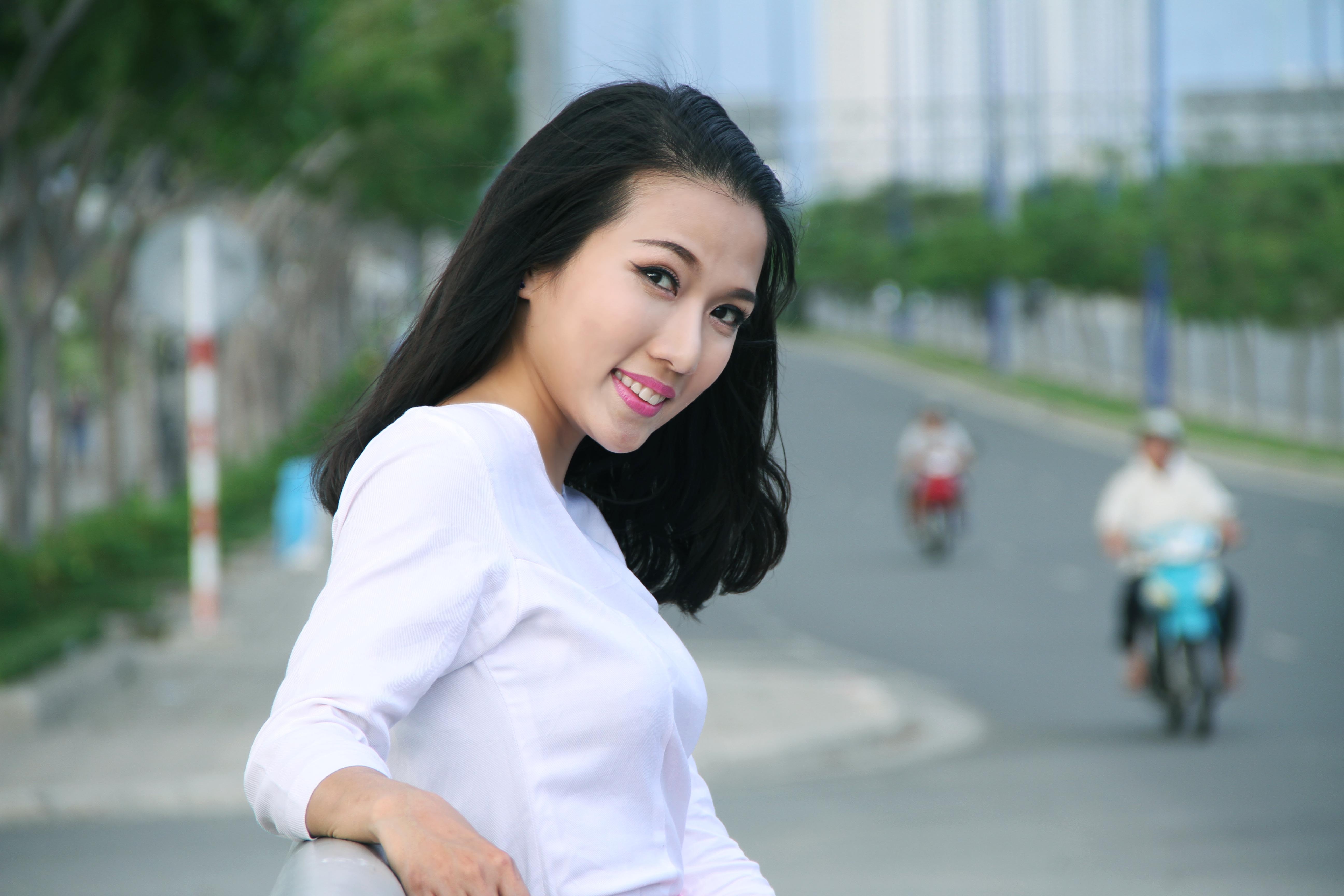 Thuy Duong long tieng cho phim truyen hinh 'Lam dau' hinh anh