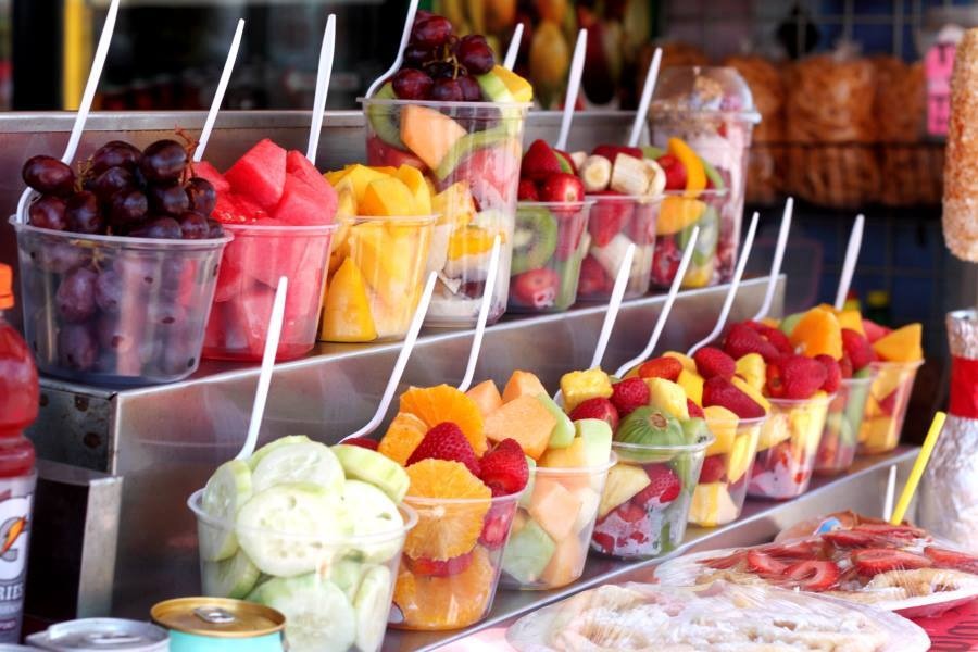 4 diem hut khach cua cho phien Thanh Nien dip he hinh anh