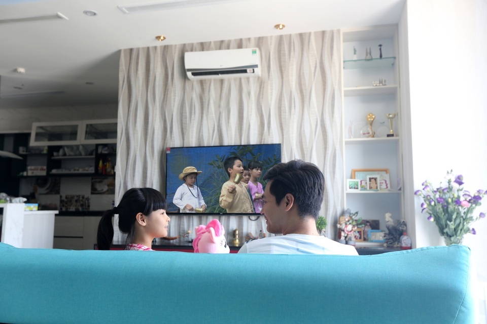 Trở thành bạn của con là cách MC Phan Anh uốn nắn bé Bảo Anh.