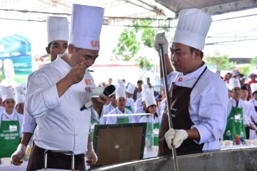 Su kien chinh phuc sieu lau lon nhat Viet Nam tai Can Tho hinh anh
