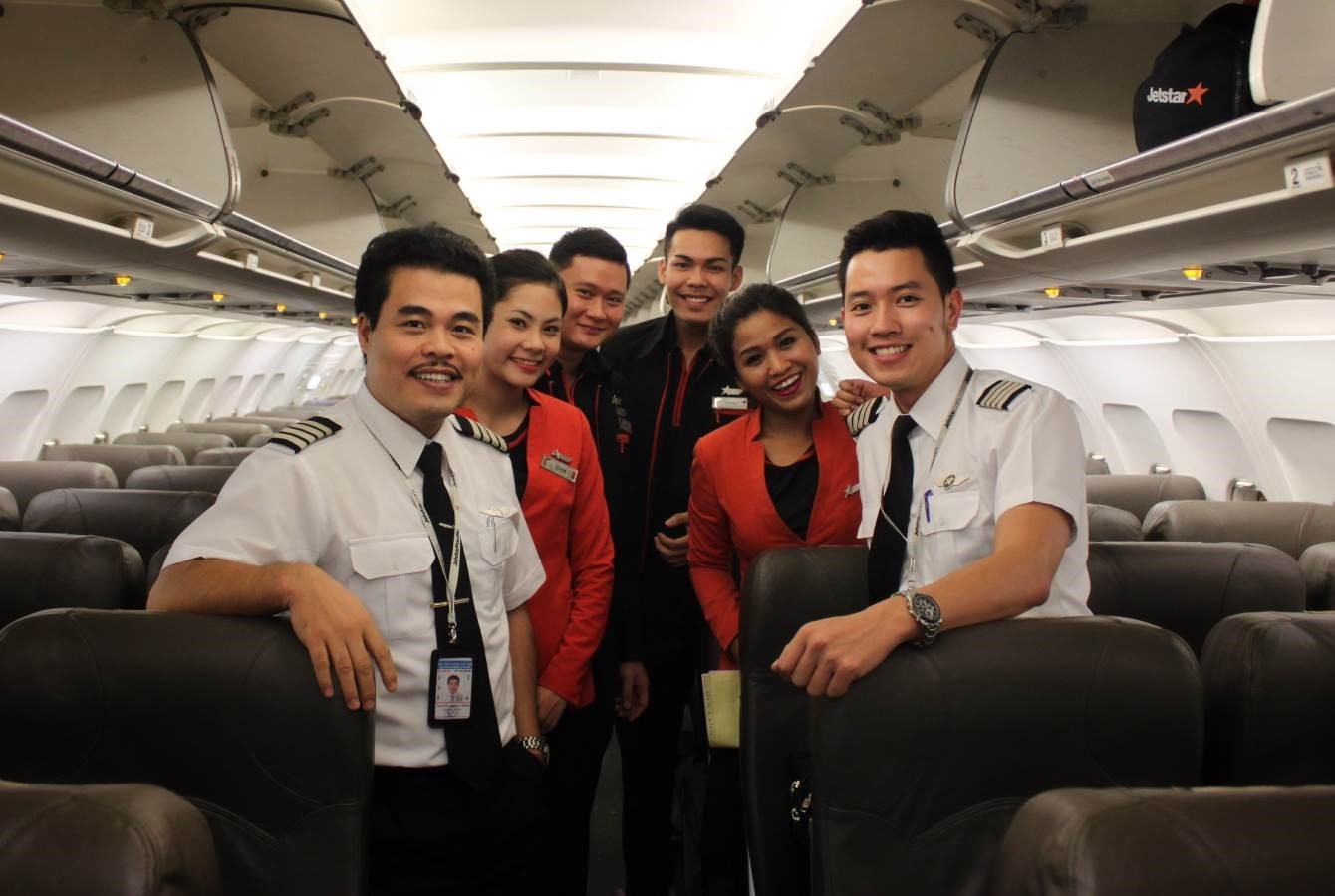 Nguyễn Quang Đạt cùng các đồng nghiệp.