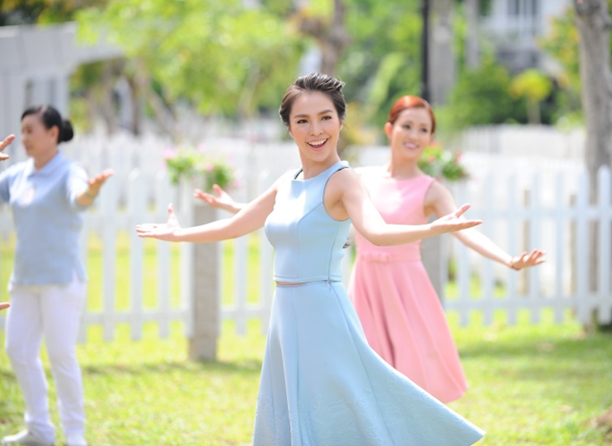 Hien Thuc tung MV moi sau mot nam vang bong hinh anh