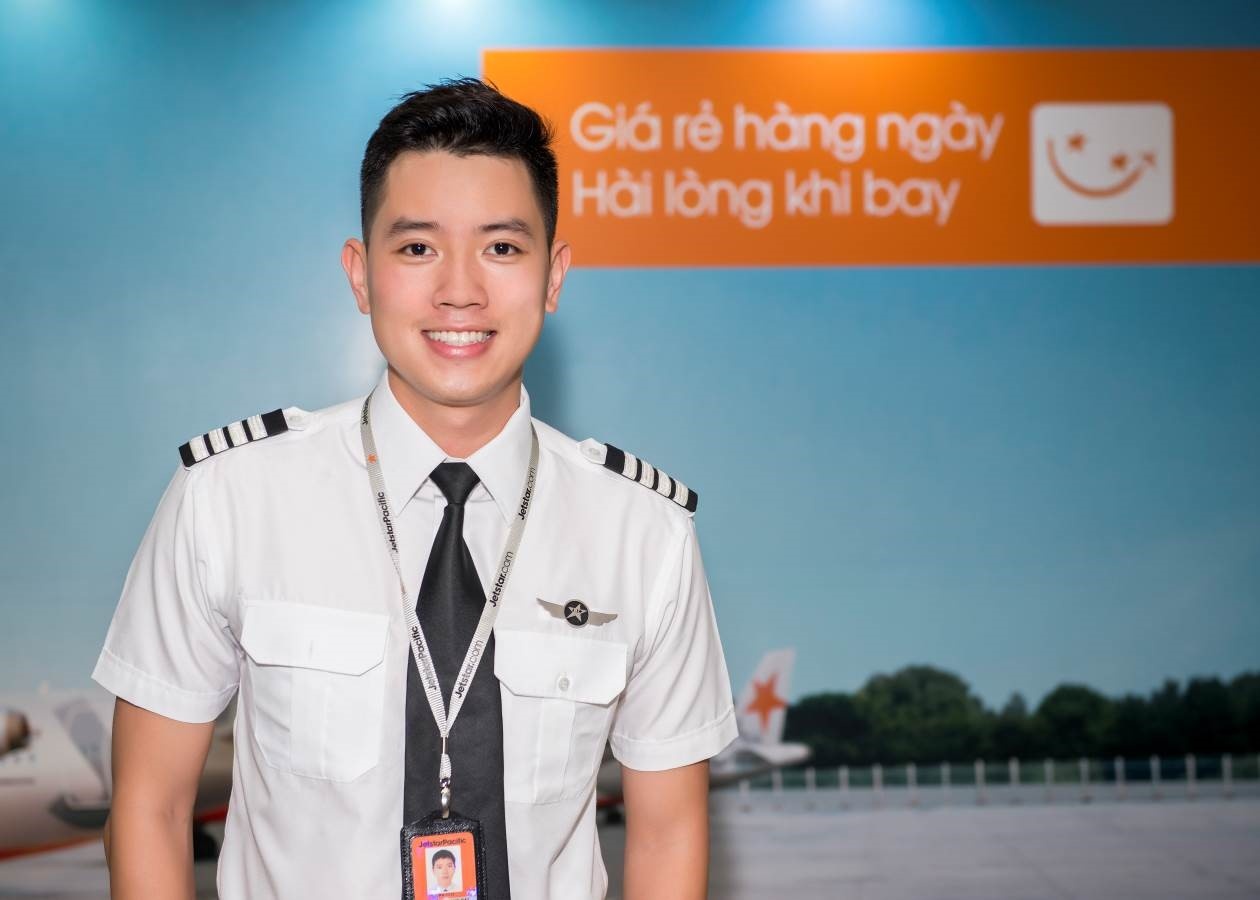 Chan dung co truong tre nhat Viet Nam hinh anh