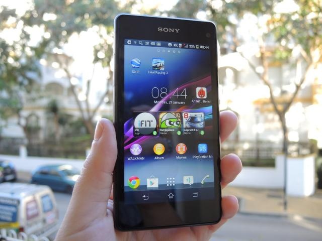 Nguoi dung hao huc mua Sony Xperia Z1 gia 2,9 trieu dong hinh anh