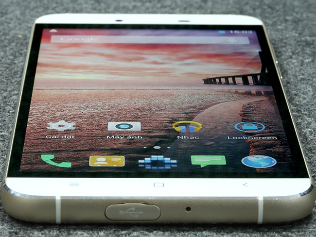 Màn hình lớn 5,5 inches màn thường tới 89%.