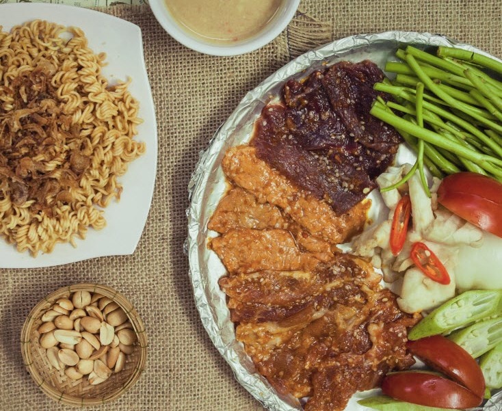 Thuong thuc bo nam nuong thom lung trong mua mua Sai Gon hinh anh