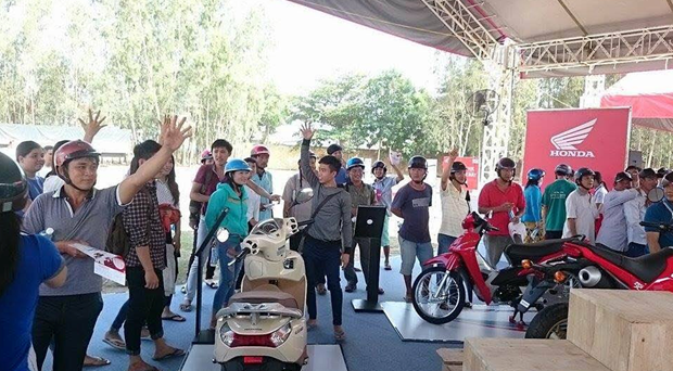 Hon 170.000 nguoi tham gia chuong trinh 'Be U+ with Honda' hinh anh
