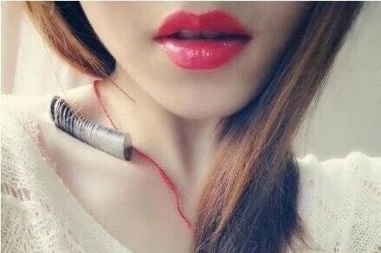Khoe vóc dáng bằng độ gầy của xương quai xanh.