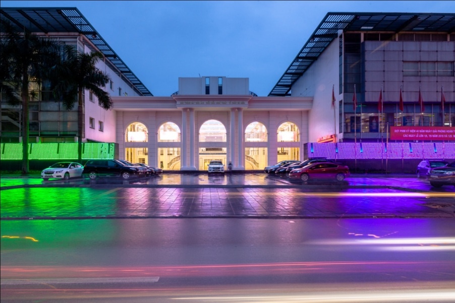 Toàn cảnh tòa nhà Star Galaxy Theater & Convention.