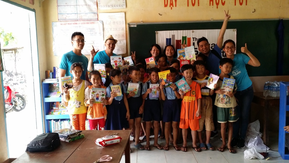 Du an 'Library Project' quyen tang sach cho tre em vung xa hinh anh