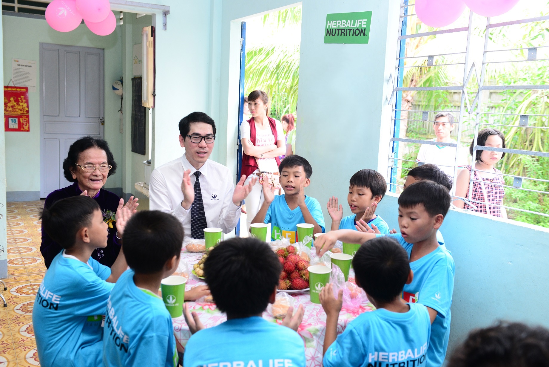 Quy HFF tiep tuc ky ket chuong trinh Casa Herbalife hinh anh