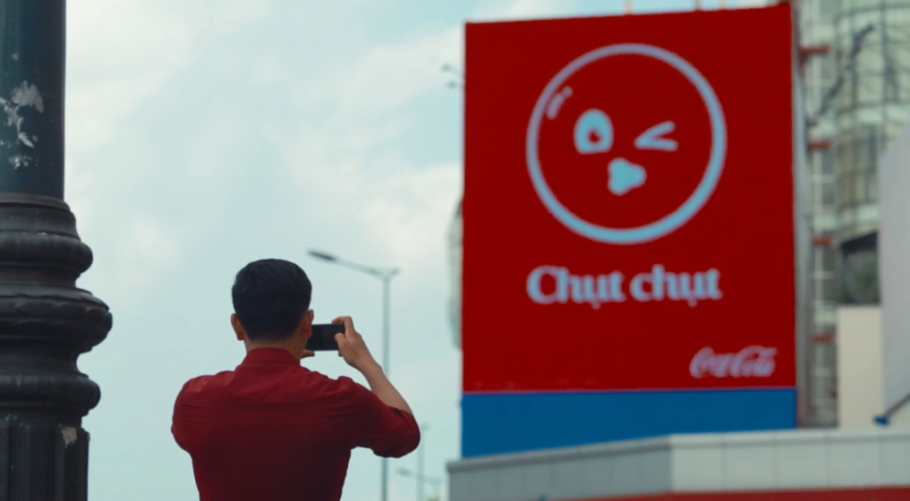 Top 3 bang quang cao gay to mo nhat cua Coca-Cola hinh anh