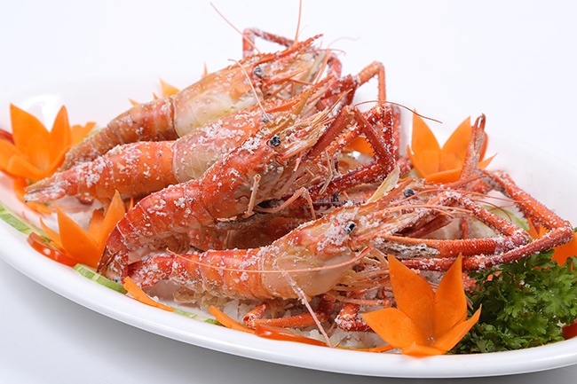 Tôm càng baby nướng.