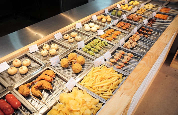 Rất nhiều các món ăn, ẩm thực đặc sắc đang đợi bạn tại Trại hè AEON MALL Tân Phú Celadon