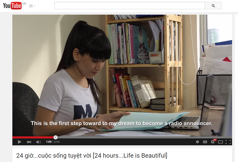 Clip về cuộc sống của Trang thu hút lượng xem lớn trên YouTube (Xem clip tại đây (add linl: https://www.youtube.com/watch?v=UMT2yVRJV7c&feature=youtu.be).