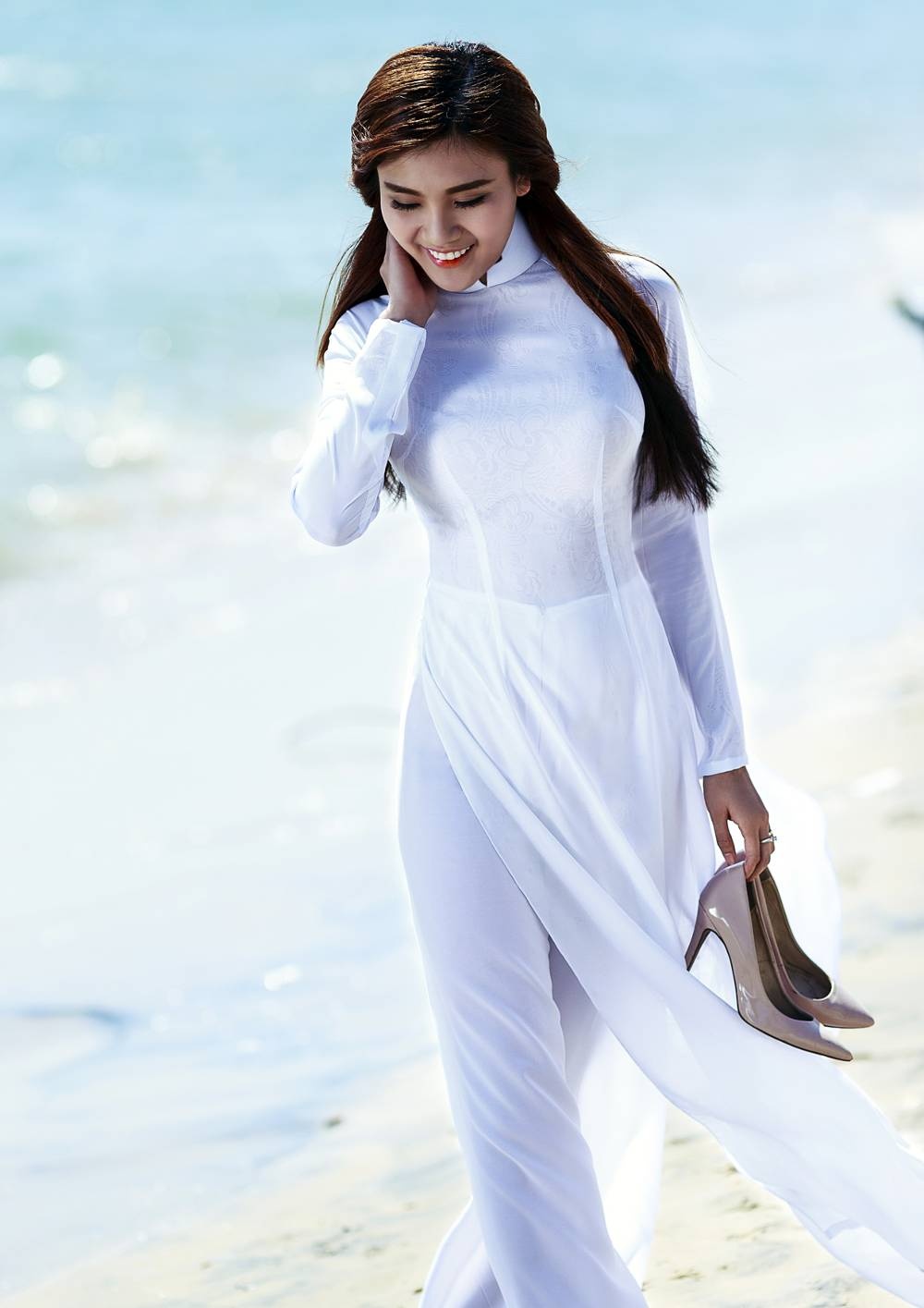 Các mẫu áo dài được lấy cảm hứng từ vẻ đẹp thuần khiết của thiên nhiên.