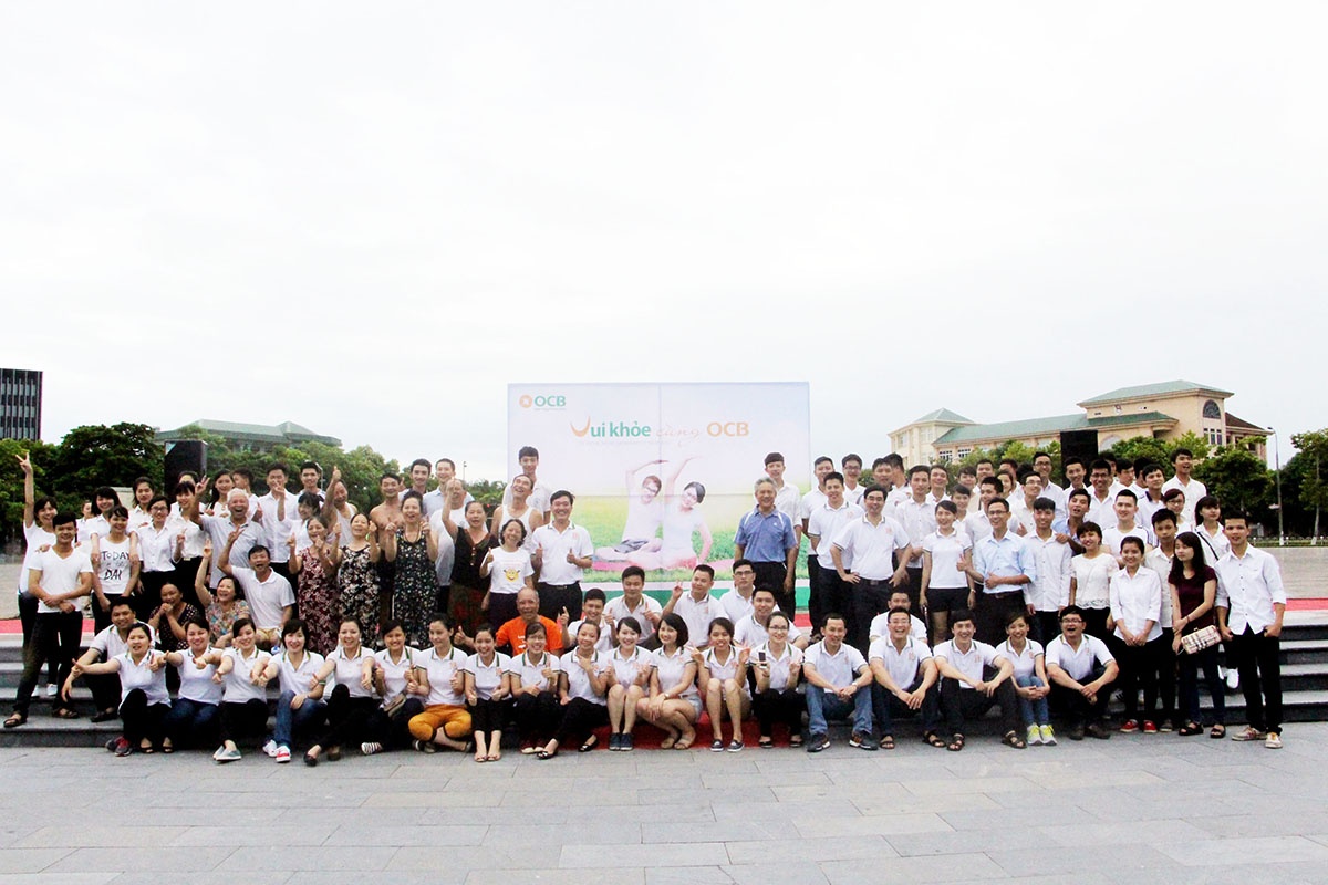 OCB to chuc chuong trinh yoga cuoi vi mot tuong lai xanh hinh anh