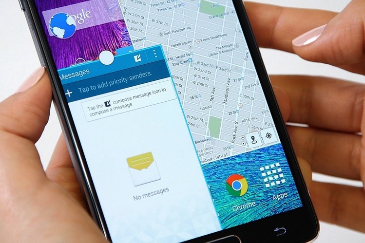 Galaxy Note 4 cho phép thực hiện nhiều thao tác cùng lúc.