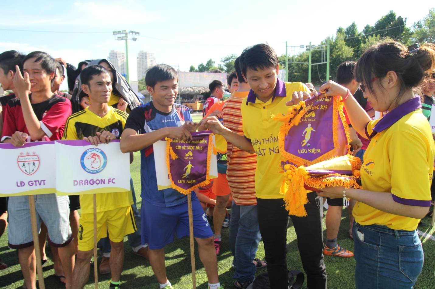 64 doi bong tham du giai bong da phong trao toan thanh hinh anh