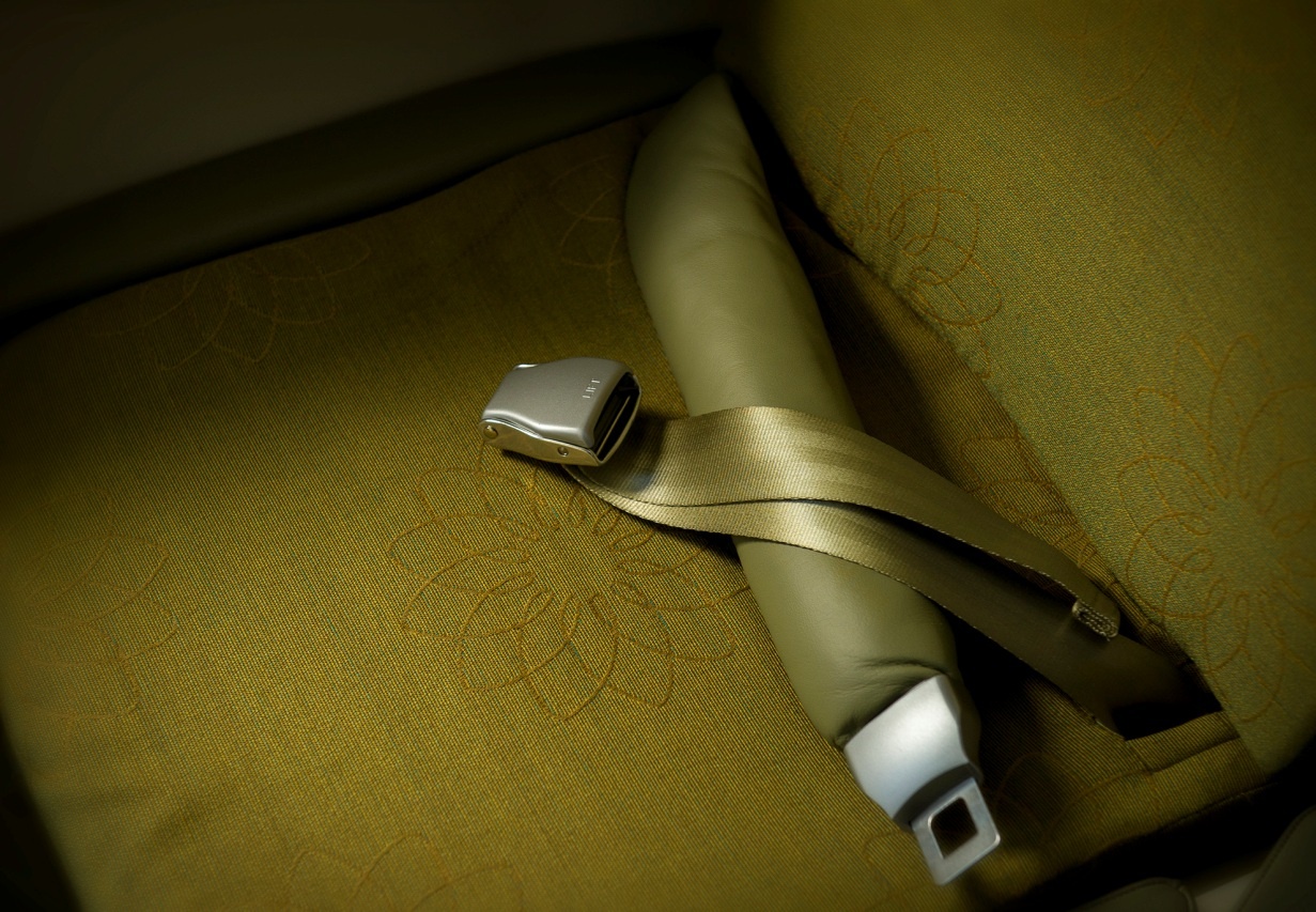 Ghế thương gia làm từ chất liệu cao cấp, đường may tỉ mỉ, đảm bảo sự thoải mái khi hành khách ngồi hay ngả lưng.