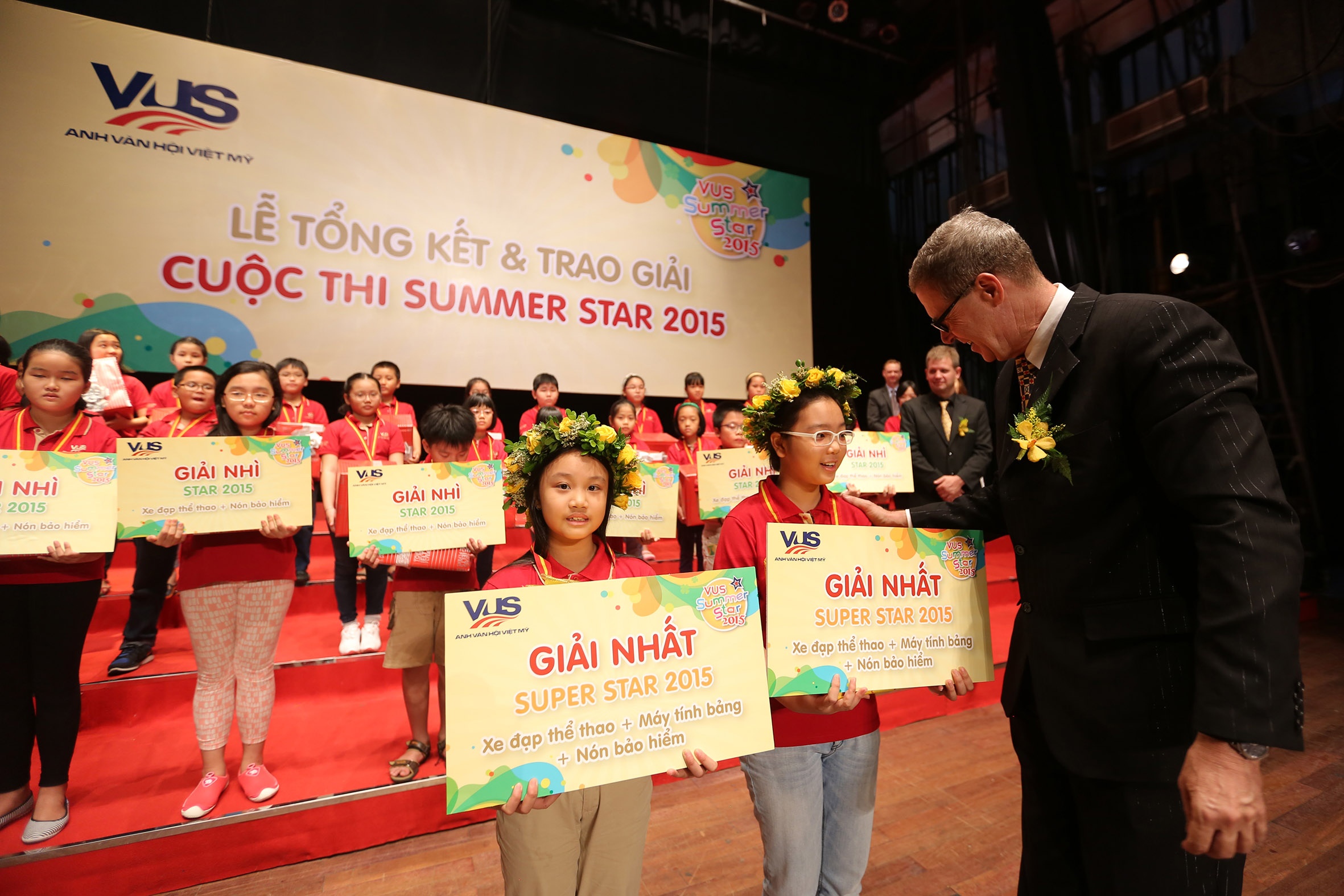 Cuoc thi 'VUS Summer Star' trao gan 200 giai cho hoc vien hinh anh