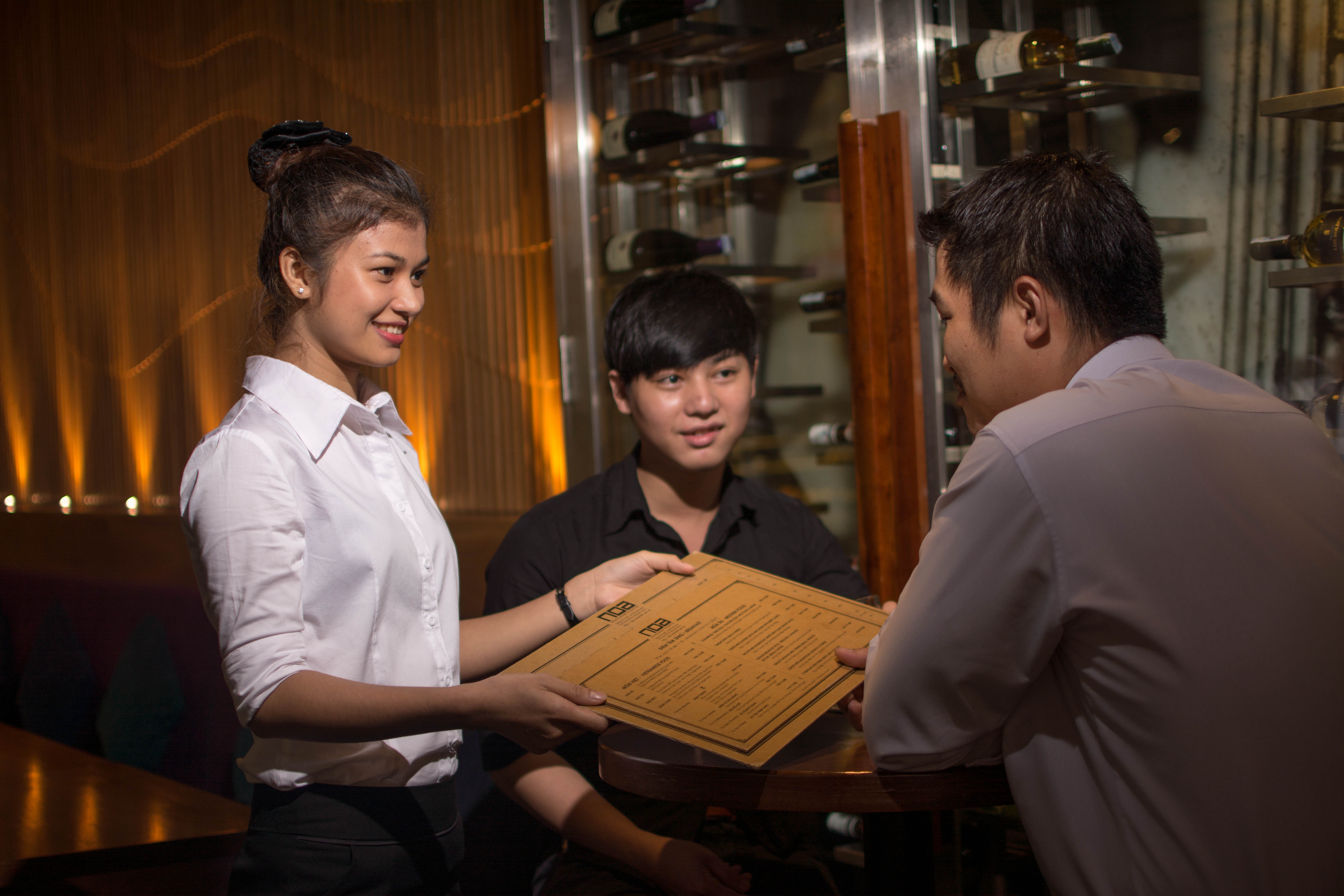 Bạn có thể trở thành nhà Quản lý Khách sạn - Resort chuyên nghiệp, chủ doanh nghiệp, giám đốc điều hành, trưởng bộ phận