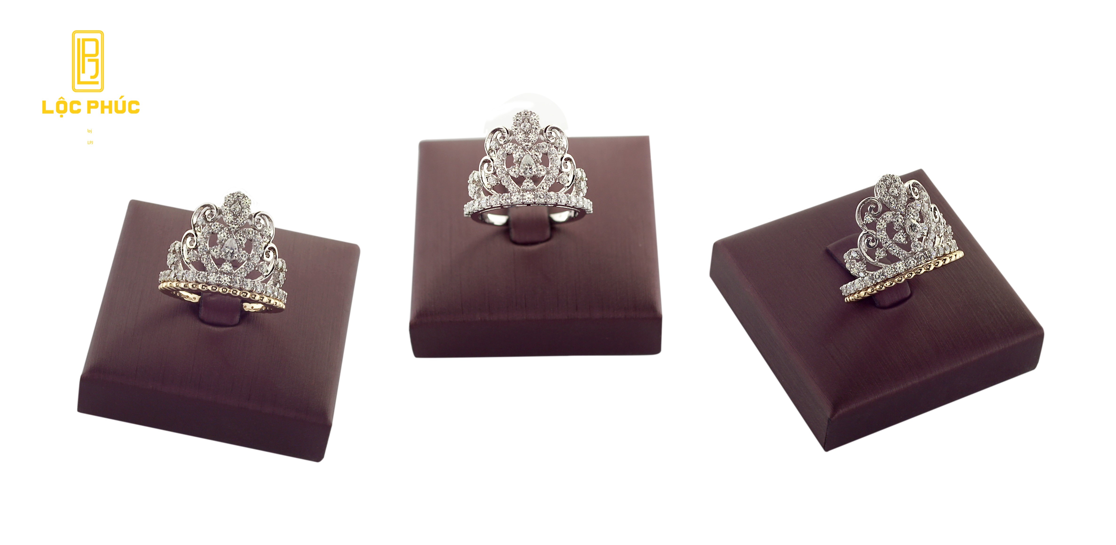 Bộ sưu tập The Miracle Crown gồm 10 nhẫn chủ và 12 nhẫn phụ.