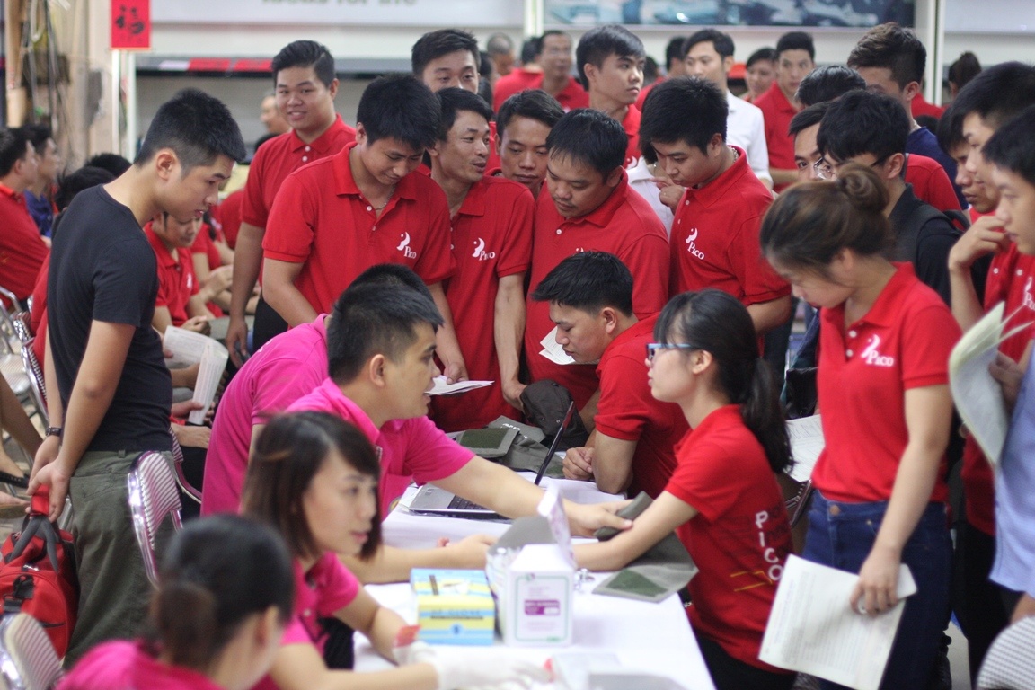 Khám sức khỏe là điều kiện bắt buộc trước khi hiến máu.