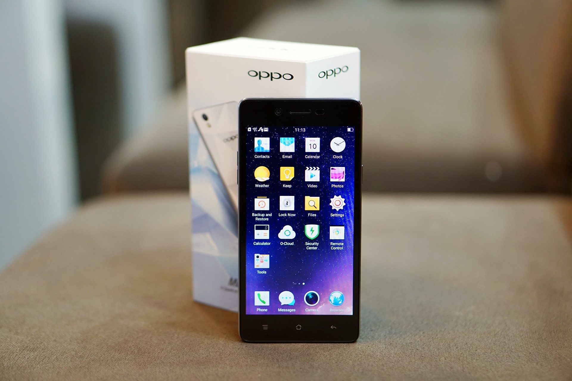 Mo hop OPPO Mirror 5 mat lung hieu ung kim cuong hinh anh