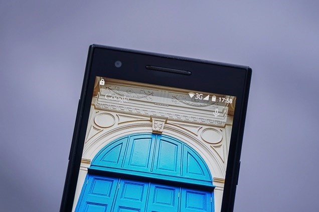 Philips S358 sở hữu bộ đôi camera có độ phân giải 8 MP.