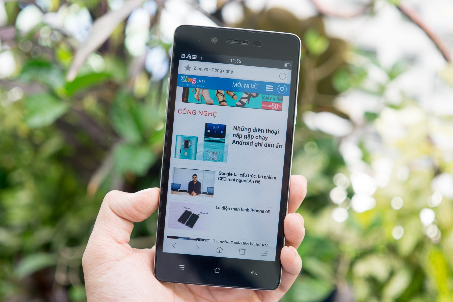  Mirror 5 chạy trên hệ điều hành Color OS 2.1 (phát triển trên Android 5.1) nhiều cải tiến mới và tiện dụng chỉ với vài thao tác vuốt chạm. Phần cứng với chip Qualcomm lõi tứ 1.2 GHz, RAM 2 GB, đồ hoạ Adreno 306, đáp ứng tốc độ nhanh và mượt mà.