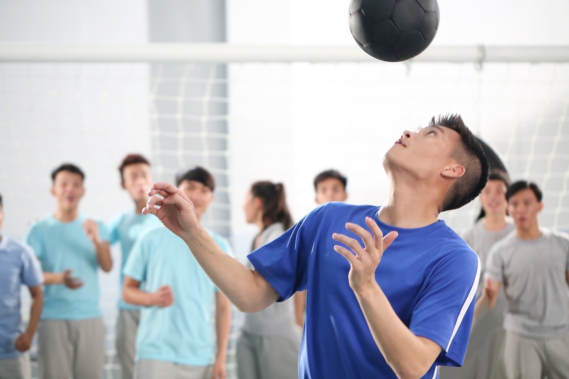 Cong Vinh im lang truoc tin don khoac mau ao moi hinh anh