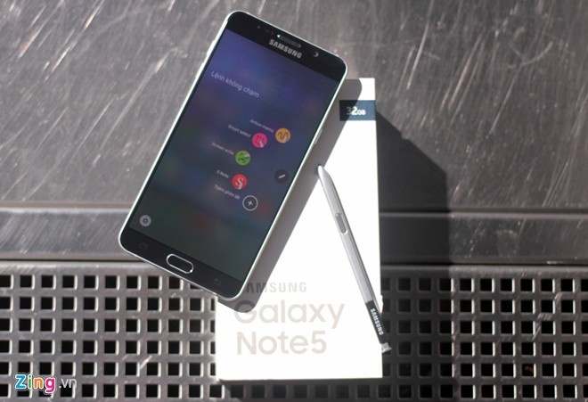 Với Note 5, Samsung hy vọng mang đến một chiếc smartphone màn hình lớn và dễ cầm.