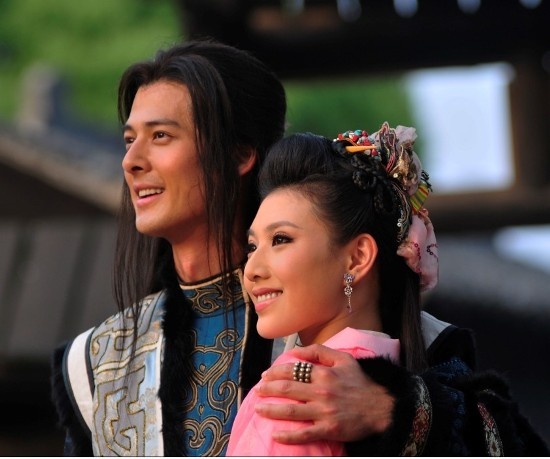 Quách Phẩm Siêu (trái) vào vai hoàng tử Mạc Tương Đa Luân.