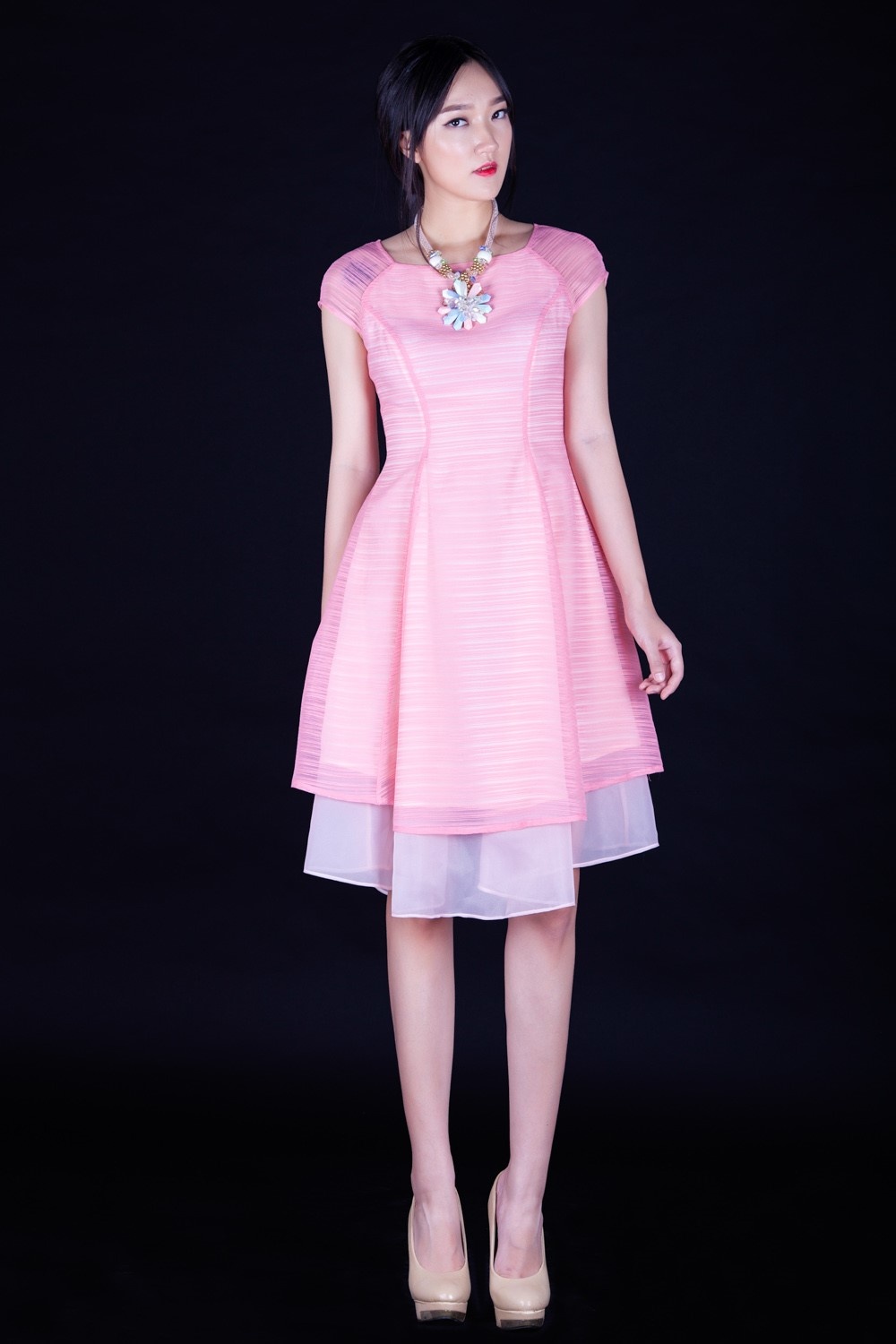  Những thiết kế này đã có trên hệ thống showroom toàn quốc của Elise, số lượng rất giới hạn.  