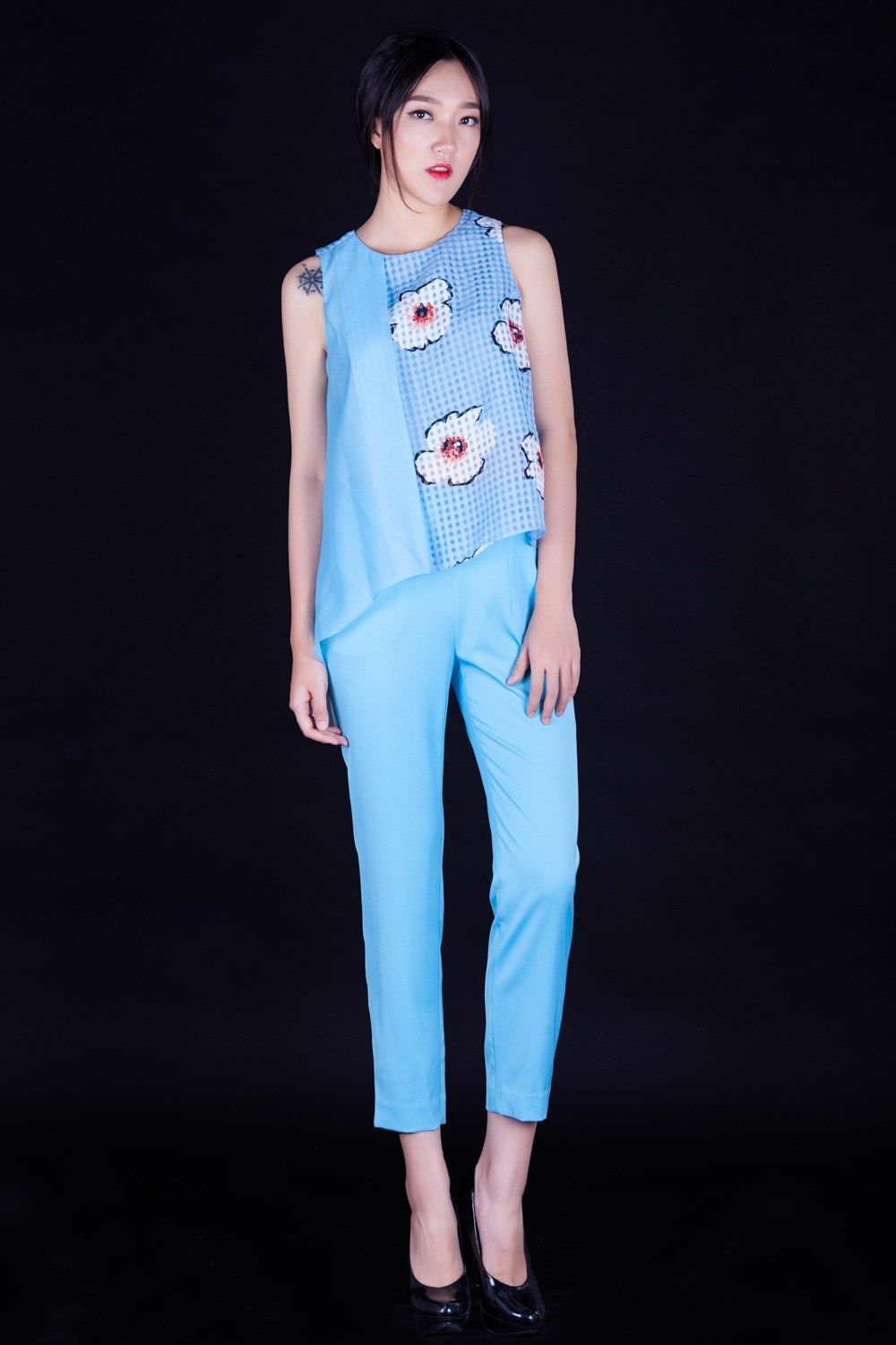   Độc giả tìm hiểu thêm thông tin về thời trang Elise thông qua hotline 0968866568 và website elise.vn.