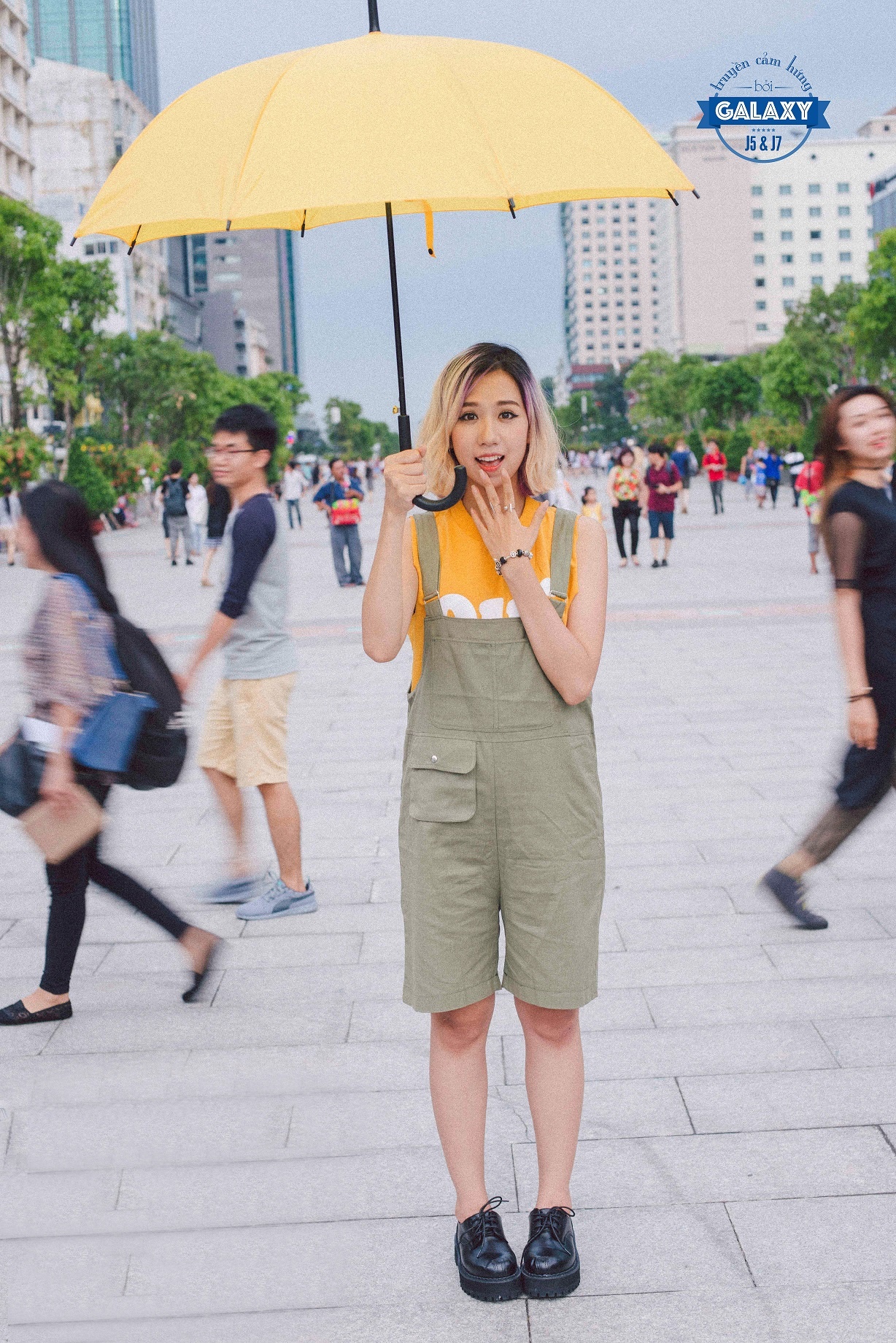   Dạo gần đây Nhã Phương, Min và Slim V đều tham gia vào trào lưu khoe ảnh #LATOIMOINGAY và ghi lại những cái nhìn của riêng mình về những điều đơn giản xung quanh, để chia sẻ với fan những cảm nhận độc đáo về cuộc sống.