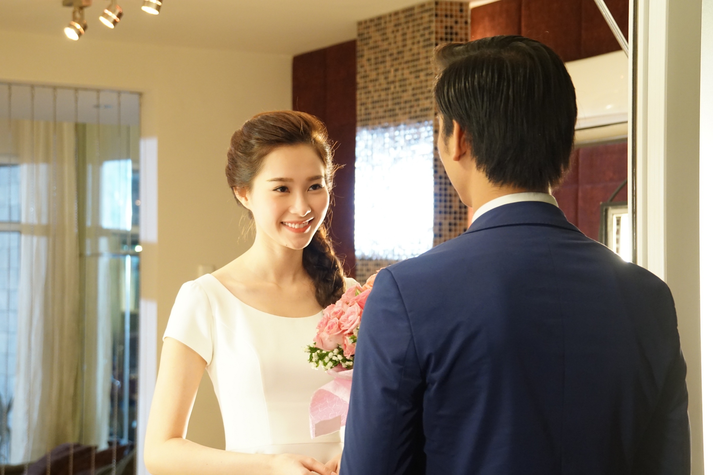 Dang Thu Thao dep thanh lich trong phim ngan moi hinh anh